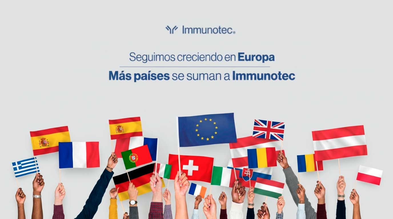 Manos levantando banderas de diferentes países europeos, imagen utilizada como recurso visual de presencia en Europa